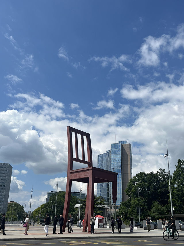瑞士🇨🇭參觀聯合國重要基地🌐 斷腳椅🪑