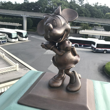 ディズニー】パーク外のブロンズ像特集！ | Trip.com 舞浜