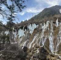 อุทยานแห่งชาติจิ่วจ้ายโกว (Jiuzhaigou) 🏞️