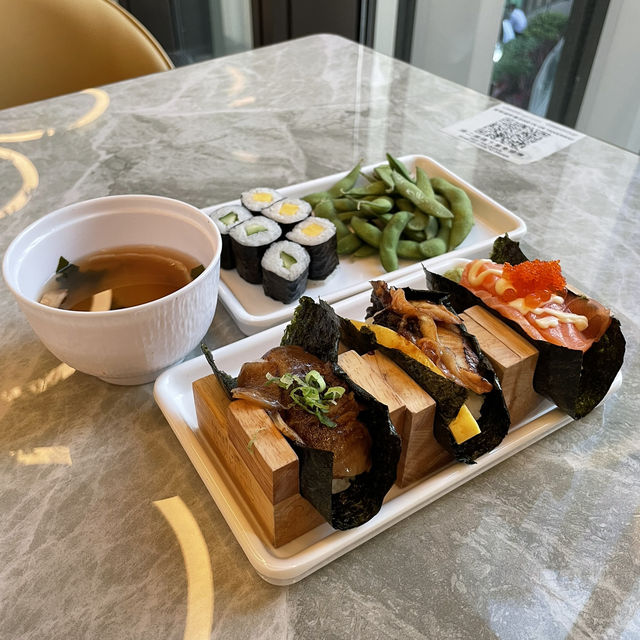 高質手卷