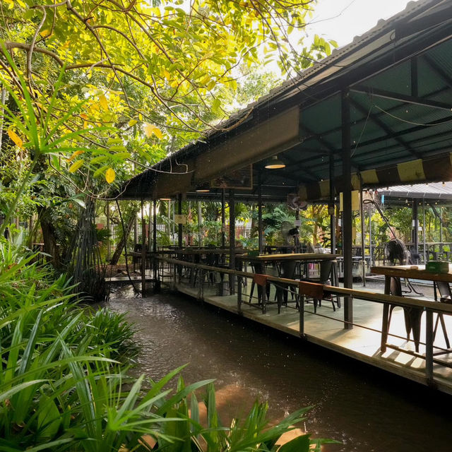 เรือนปลาทู คาเฟ่