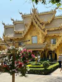 ชมวัดร่องขุ่น เชียงราย