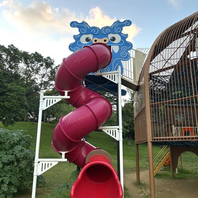 【 沖繩親子遊。大型市區公園 】