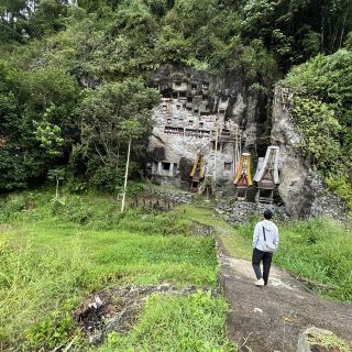 Kuburan Batu Lemo in Toraja, giving me a goosebumps 😆
