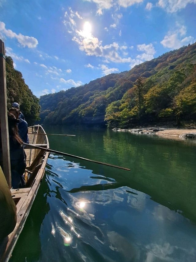京都嵐山乘坐〔保津川遊船〕暢遊自然美景