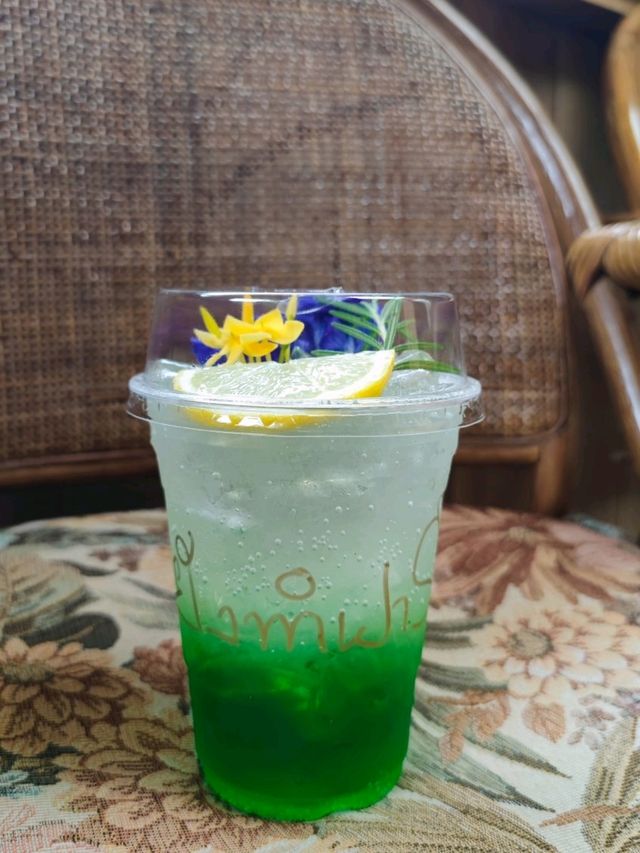 Youngtamfarm ยังทำฟาร์ม พิกัดคาเฟ่ พรหมคีรี
