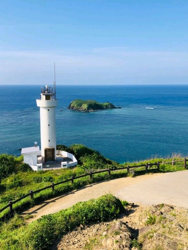 【石垣島最北端の「平久保埼灯台」】