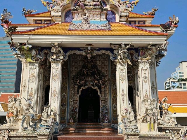 ศิลปะร่วมสมัยวัดปริวาสพระราม3