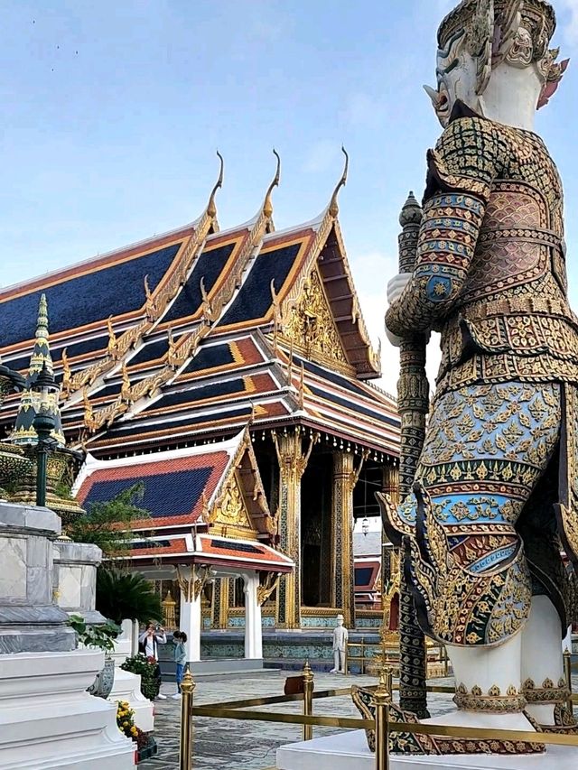 Discover the beauty of Wat Phra Kaew