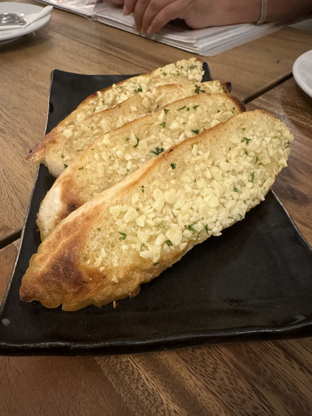 清邁特色意大利美食🇮🇹嘆木燒pizza🍕