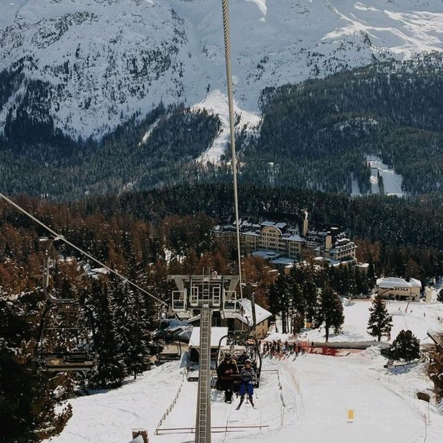 Zermatt: Skiing with a View of the Matterhorn! 🏔️❄️⛷️