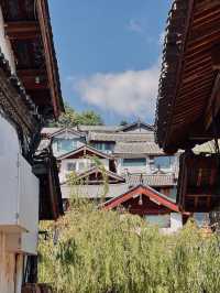 🇨🇳 Discover the Charm of Lijiang: A Journey Through Ancient Towns and Majestic Peaks