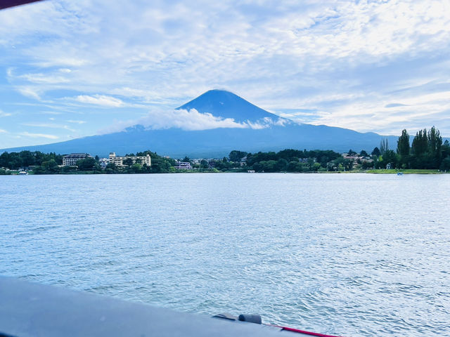 “Lake Kawaguchi: A Picture-Perfect Gateway to Mount Fuji”