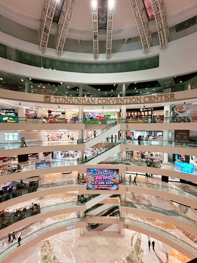 Surabaya’s Skyline & Shopping Haven