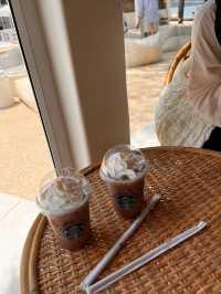 Starbucks ริมทะเลวิว Good makkkk