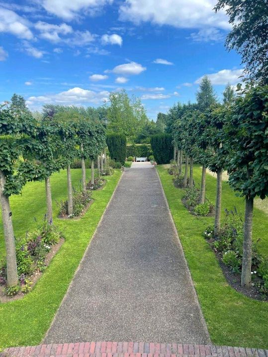 Winterbonrne House and Garden