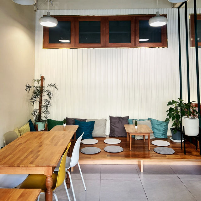 คาเฟ่หลบร้อนที่ Schizzi Cafe นางเลิ้ง