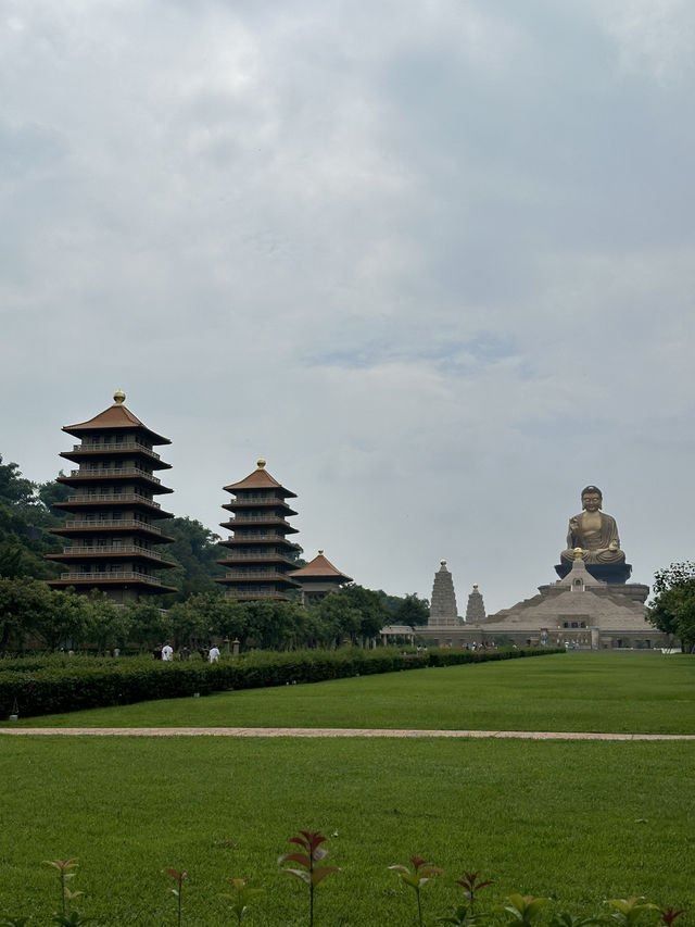 Spirituality Meets Splendor at FoGuang Shan🙏