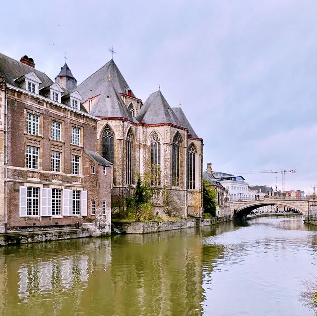 🏰 Ghent & Bruges: Medieval Magic, Waffle Cravings & a Bike Lane Meltdown 🚲