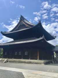 Spring Stroll at Myōshin-ji Temple – A Grand Zen Experience