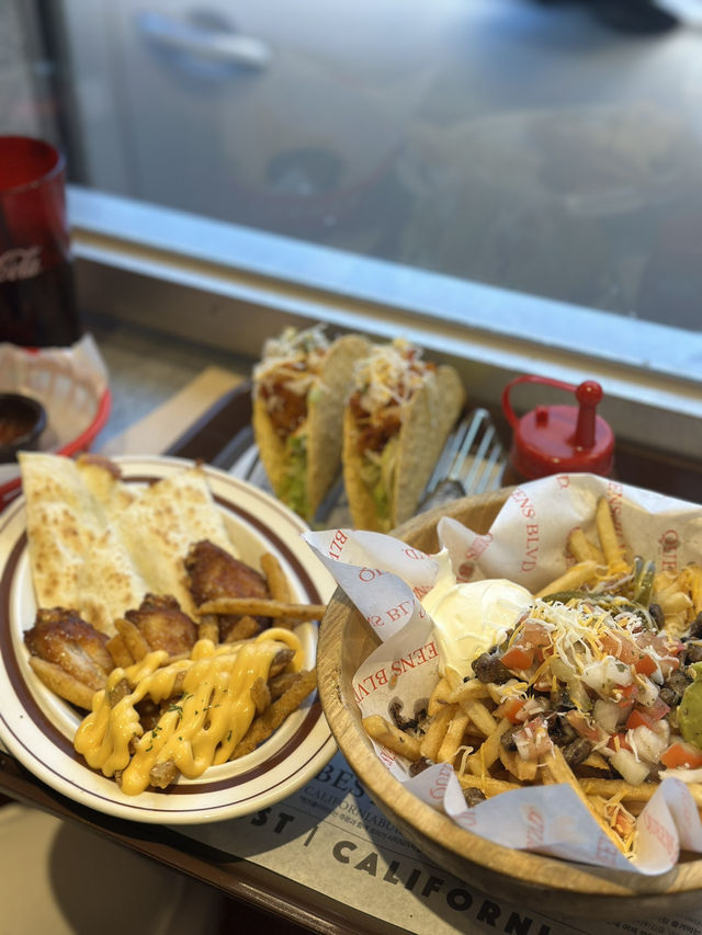 미국 서부 분위기의 🌮인테리어에서 즐기는 멕시칸 강남구 맛집투어 가이드💛