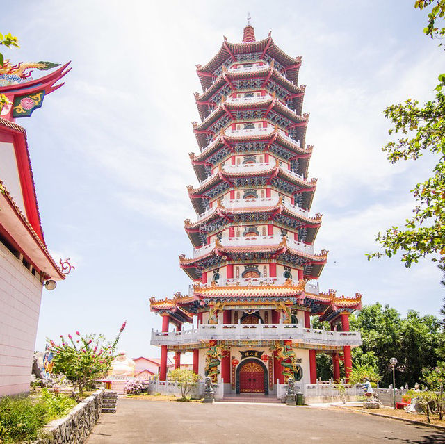 Pagoda Ling San Tuaran: Stairway to Heaven & the Best Noodles You’ll Ever Cry Over🏯🍜