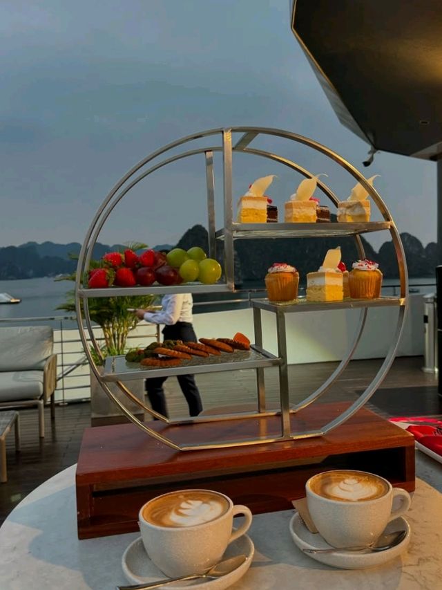 ⚓🌟 A Journey Through Jade Waters: My Halong Bay Cruise Adventure! 🌟⚓