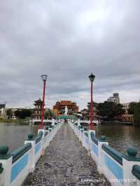 เยี่ยมชมศาลาฤดูใบไม้ผลิและฤดูใบไม้ร่วง