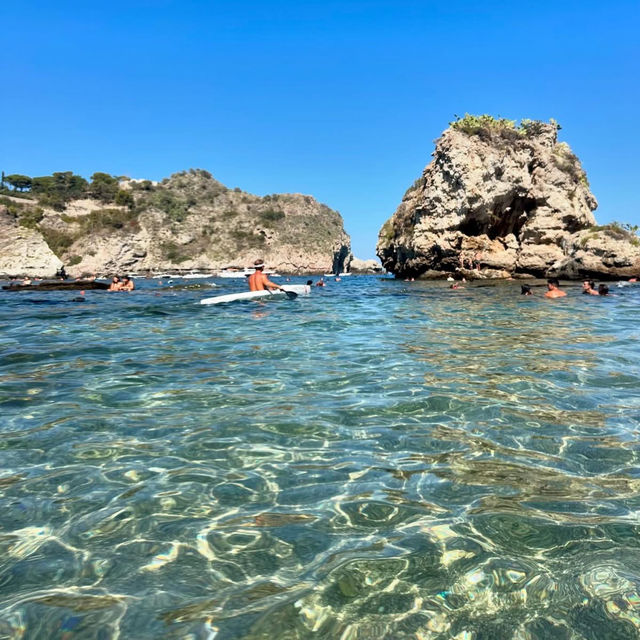 🌊✨ Isola Bella: A Spring Paradise in Taormina’s Embrace! 🌿🏝️