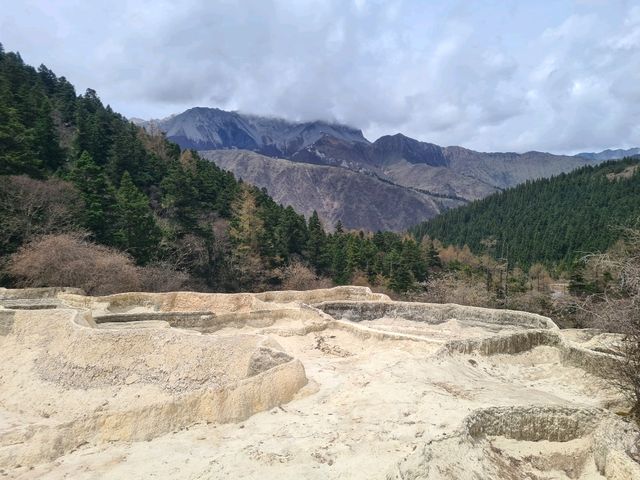 Huanglong in May: Still not at its full beuty