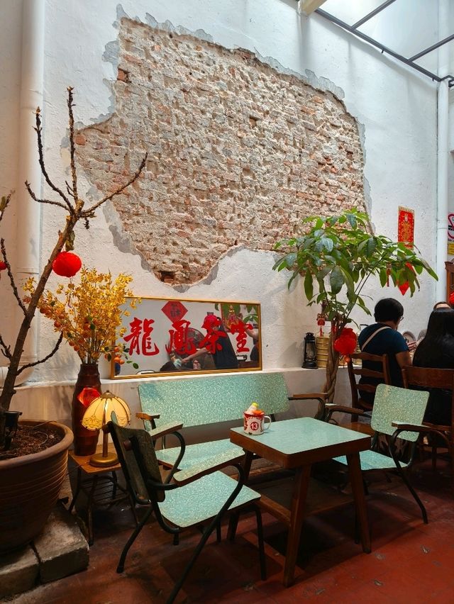Savoring Tradition at Loong Fong Café