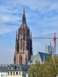 A Solo Day in Frankfurt – History, High-Rises & Schnitzel!