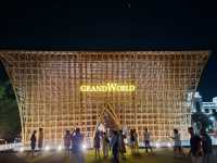 Grand World ยามค่ำ