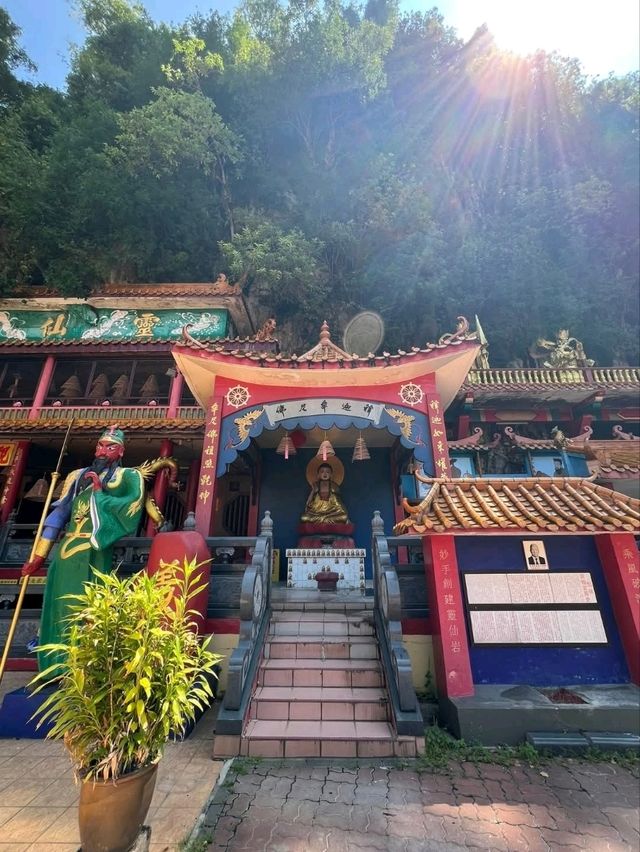 Serenity in Stone: Exploring Sam Poh Tong Temple, Ipoh