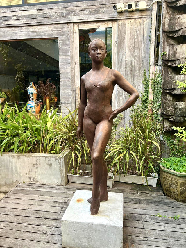 Step into old Bangkok at Talad Noi