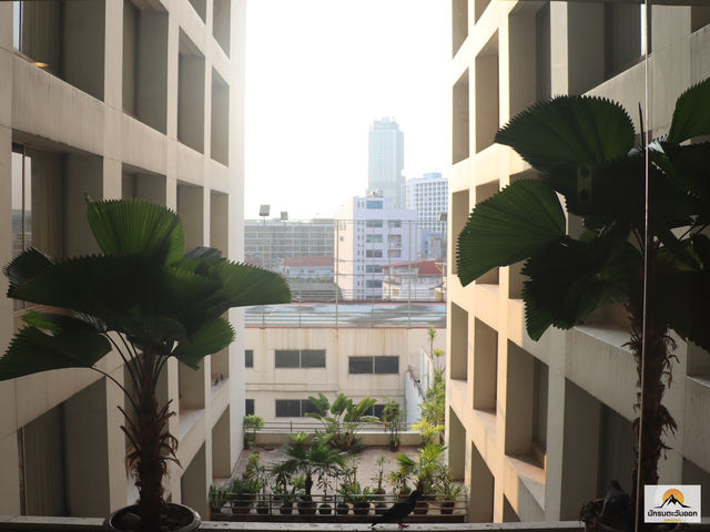 The City Hotel Sriracha