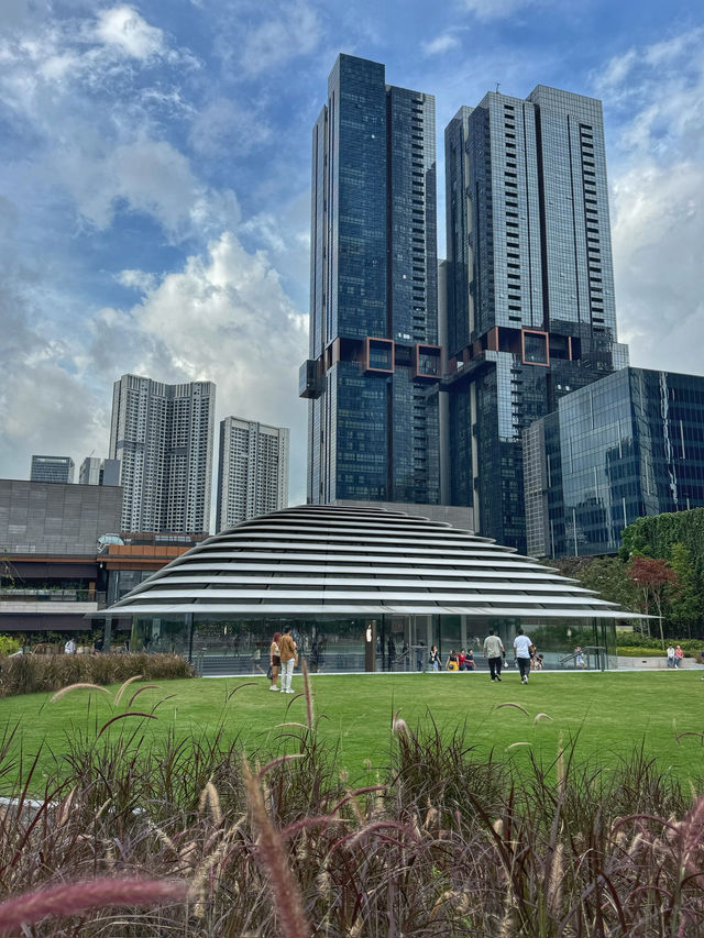 A Shiny First Bite: Malaysia’s First Apple Store Experience 🍏🇲🇾