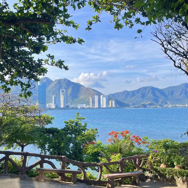 🇻🇳 Nha Trang Must-Visit | Hon Chong Promontory – A Stunning Coastal View! 🌊✨
