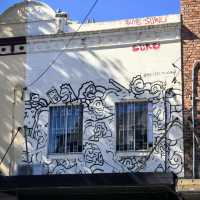Exploring Newtown: Sydney’s Vibrant Street Art & Vintage Treasure Hub 🎨📷🎶