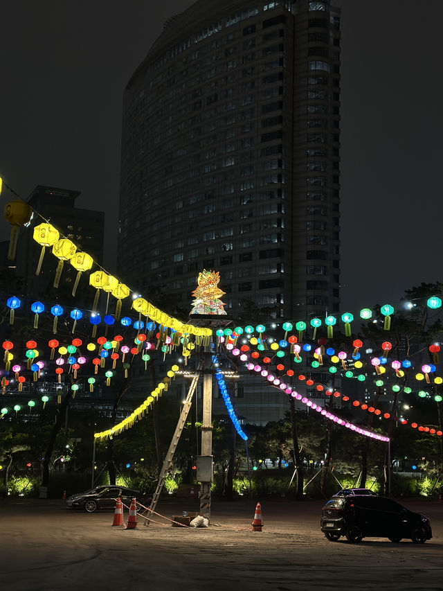 Lanterns and Twilight: My First Night at Bongeunsa Temple