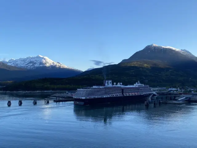 Alaska Travel to See Majestic Glaciers: "Juneau" (Mendenhall Glacier, Nugget Falls)