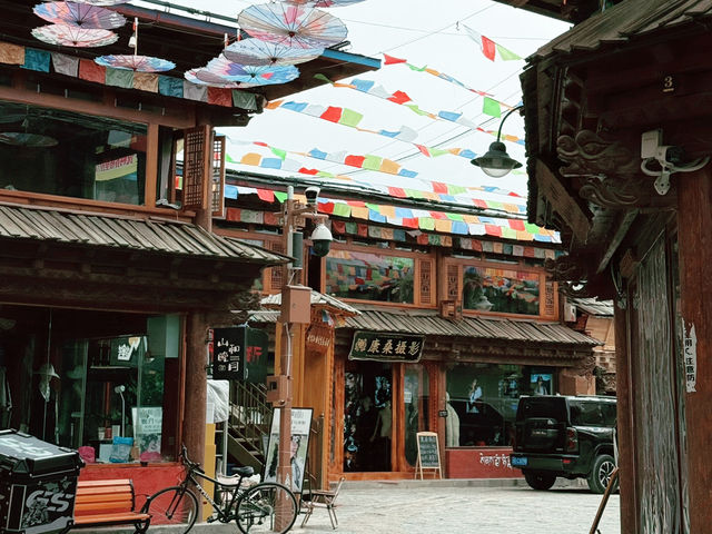 【中国・香格里拉 独克古城】チベット文化が色濃く残る、高原の歴史街区