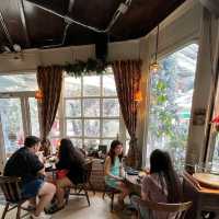 decent cafe with rules 