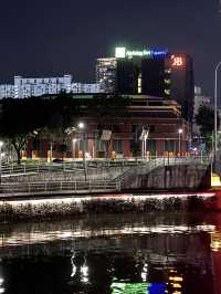 Smart Comfort and City Access at Holiday Inn Express Clarke Quay