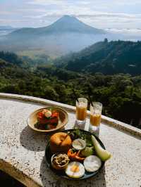 Breakfast Above the Clouds ☁️ 🍳