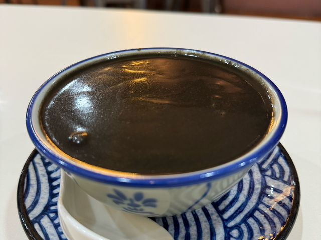 🍧 Sweet Traditions with a Modern Touch at Sik Thong Ba 🥣