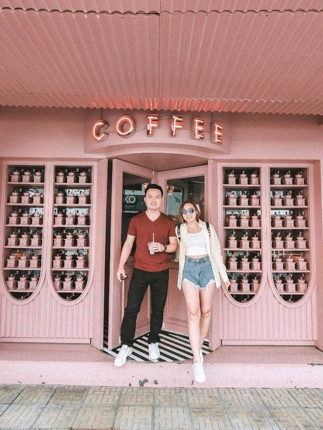 Retro Sips & Pink Vibes at Cassette Coffee Bar 💖☕️