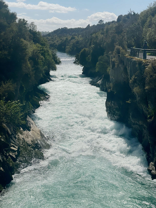📍Taupō, New Zealand 一場天馬行空的公路冒險，就從這裡出發 🚗💨