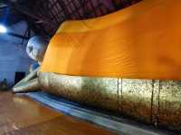 สักการะพระนอนองค์ใหญ่อยุธยา อายุกว่า 600 ปี