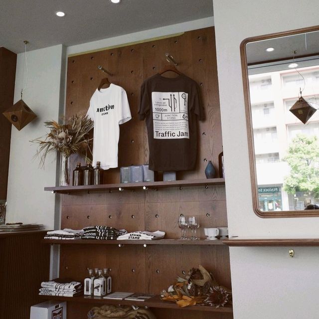 Junction STAND Cafe Bar